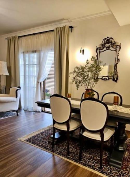 Novi'S Luxury Apartment 2 Гірокастра Екстер'єр фото