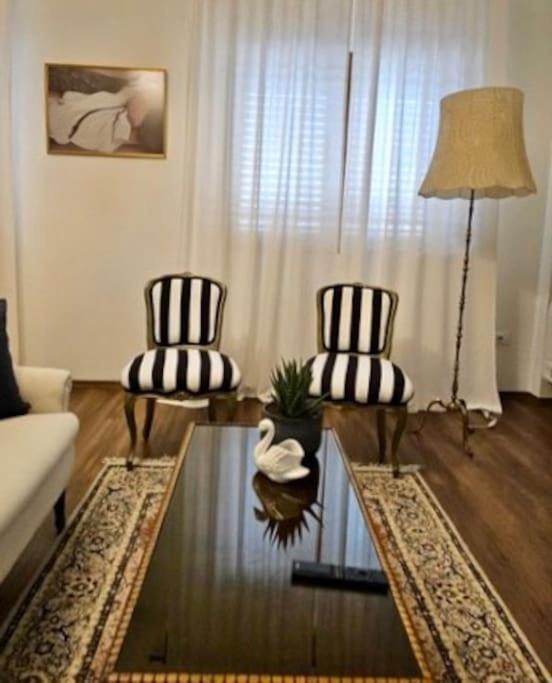 Novi'S Luxury Apartment 2 Гірокастра Екстер'єр фото